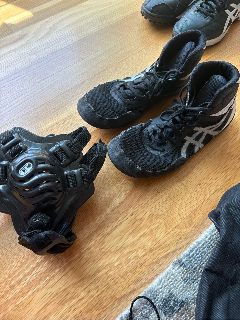 Asics adult Black and White High-Top Sneakers